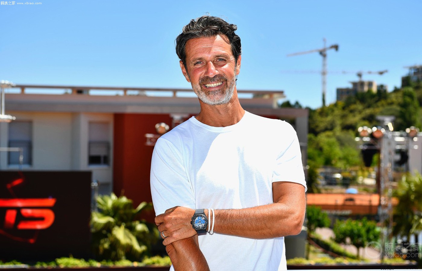 尼亚巨星 尼亚巨星