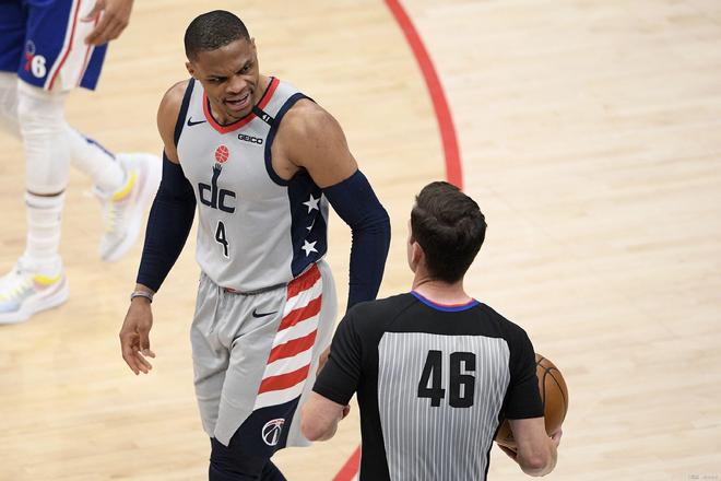 队就表现出 队就表现出