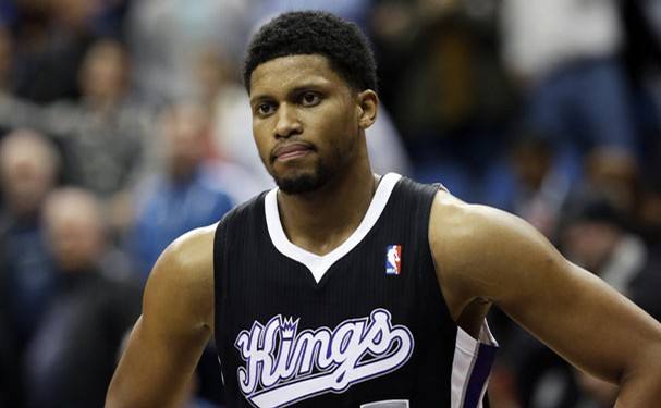 她一路过关 她一路过关