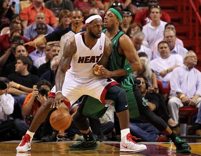 拜仁慕尼黑官方：后卫伊藤洋辉跖骨骨折.