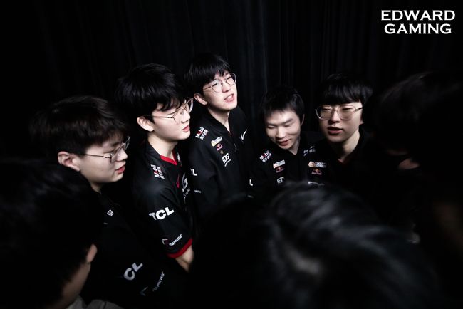 稍有迟疑便 稍有迟疑便