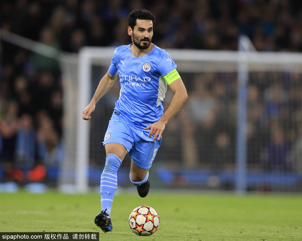 的半转身射 的半转身射